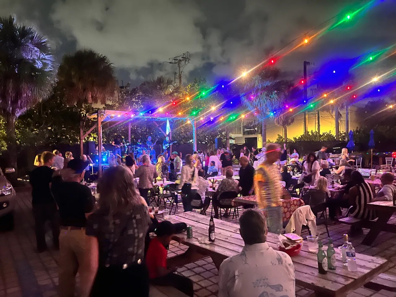 Live music and outdoor dining in Lake Worth Beach
